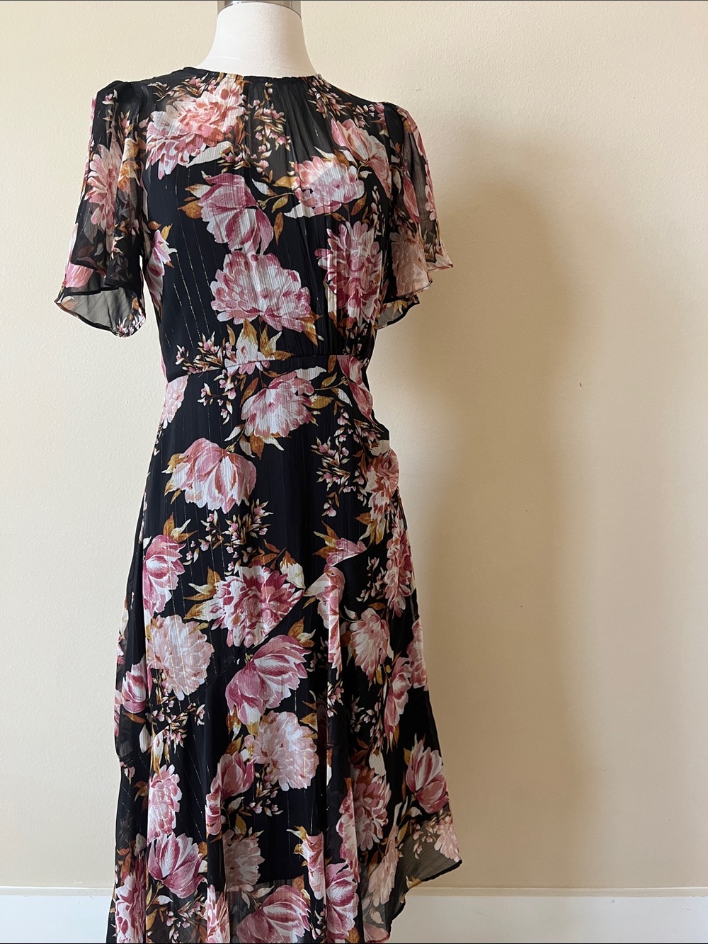 ASTR Floral Midi Dress with Pink Blooms